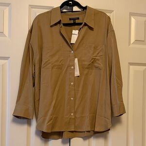 Banana Republic Factory button down shirt in tan/khaki. NWT. Size XL petite